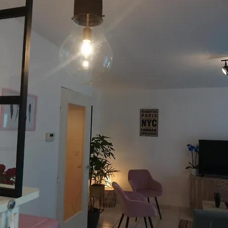Daire Le Pompidou T2 Pour 2 A 4 Pers Avec Parking Prive & Balcon Place Ney Angers