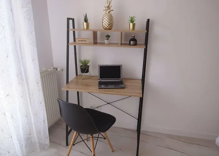 Le Pompidou T2 Pour 2 A 4 Pers Avec Parking Prive & Balcon Place Ney *